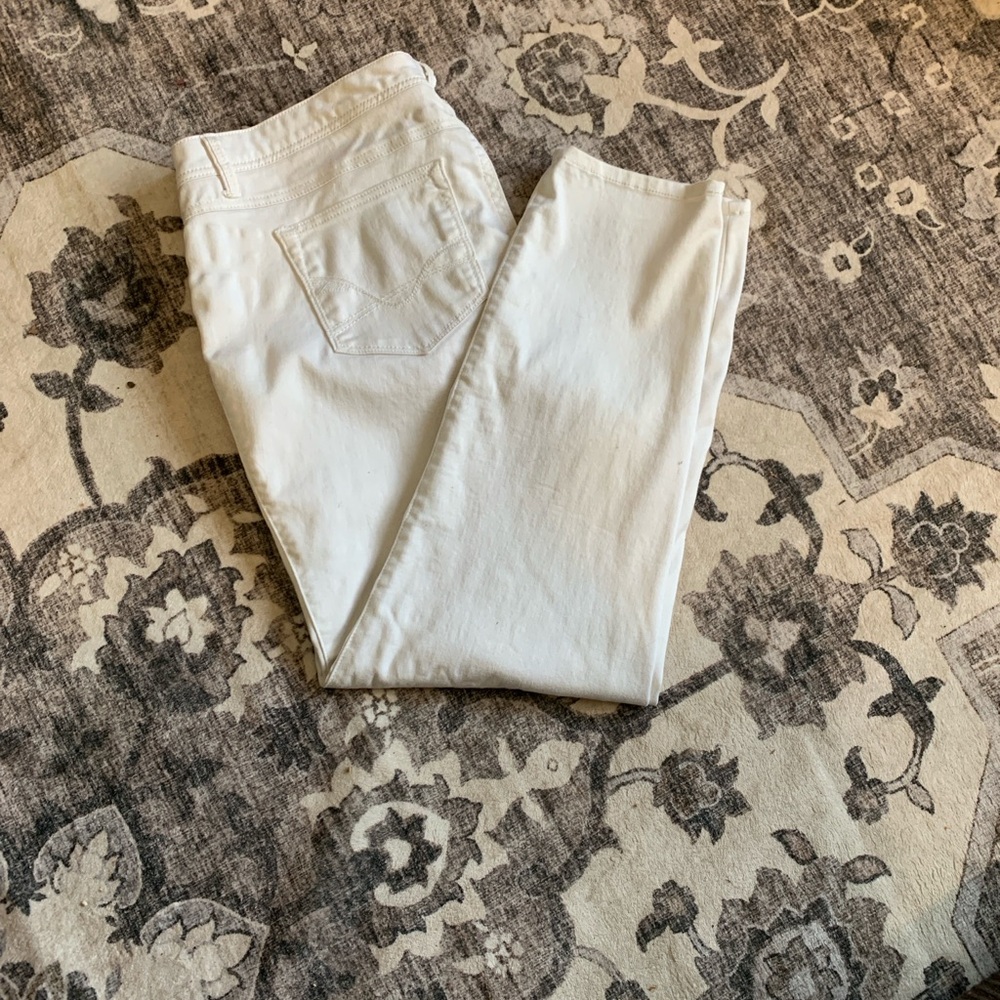 CB Casual White Straight Leg Women's Jeans